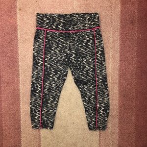 Cropped athletic leggings